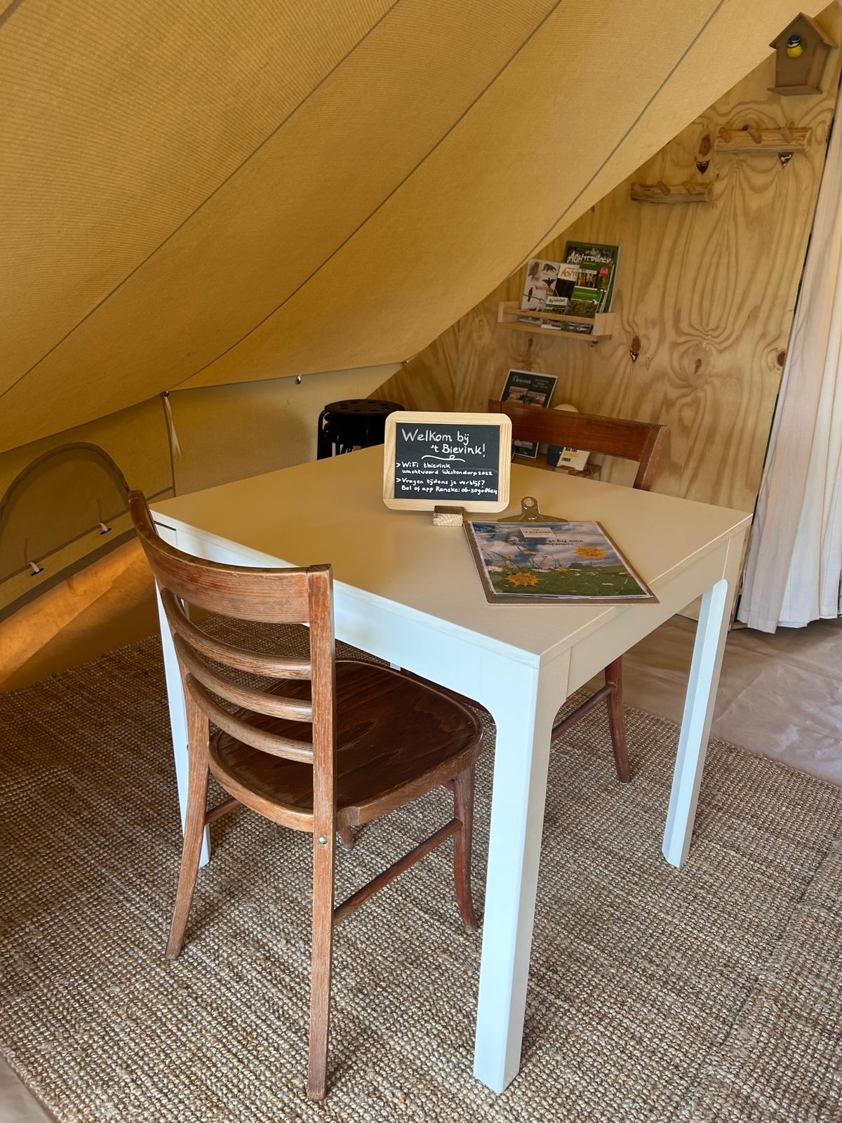 Bievink eettafel Belltent